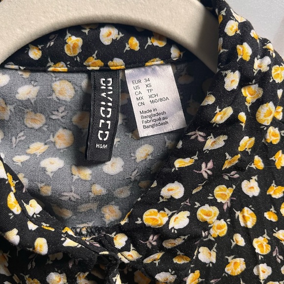 Divided - Long Sleeve Collard Button Up Patterned Dress - Size XS - Picture 4 of 4